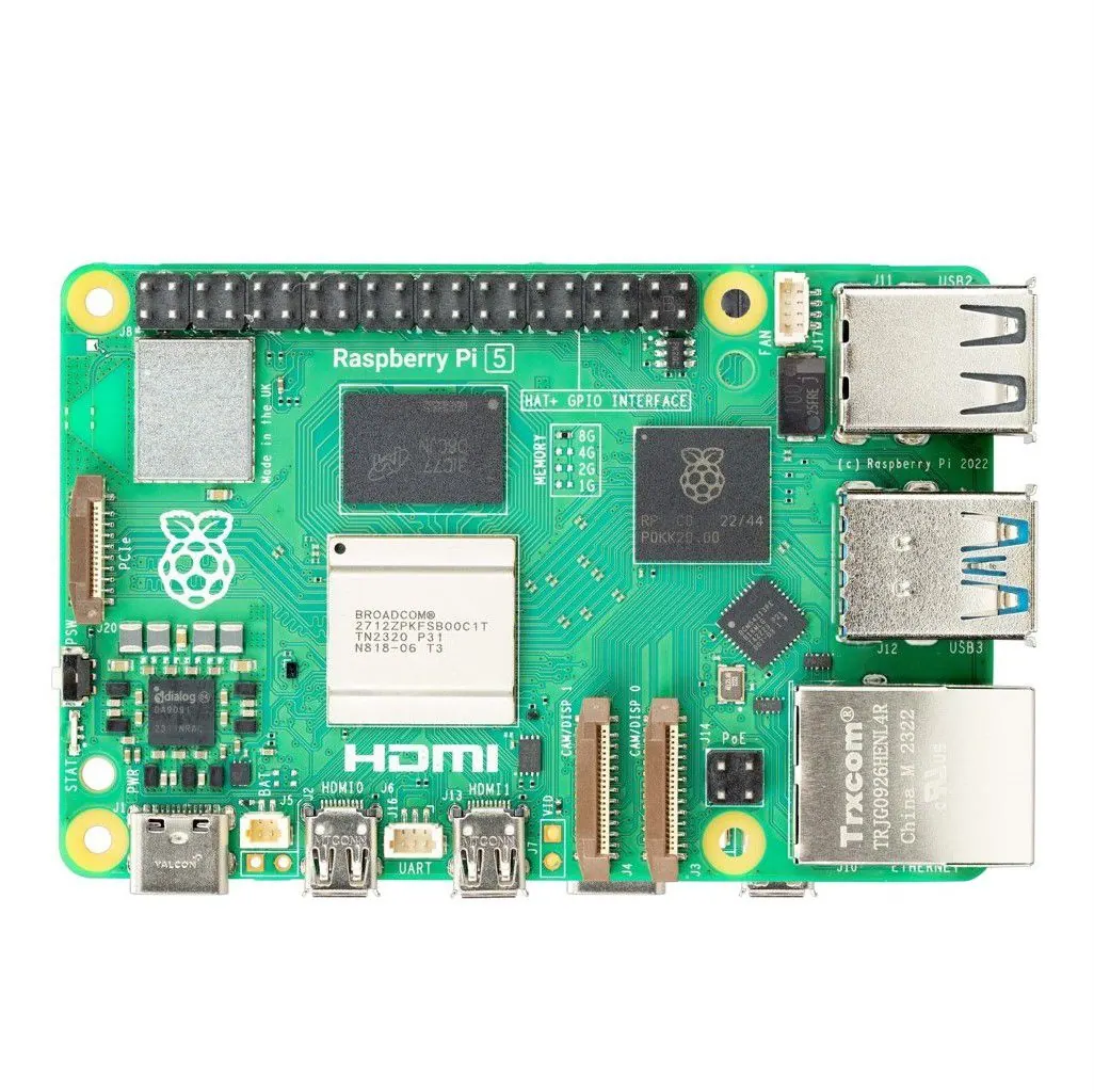 Bo mạch Raspberry Pi 5 nhìn từ trên xuống với chip Broadcom BCM2712, cổng USB, Ethernet và hàng chân GPIO