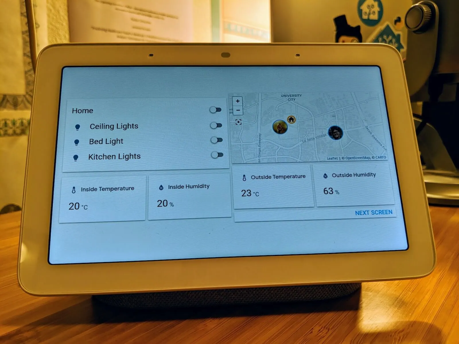 Bảng điều khiển Home Assistant hiển thị công tắc đèn, nhiệt độ và độ ẩm trong nhà