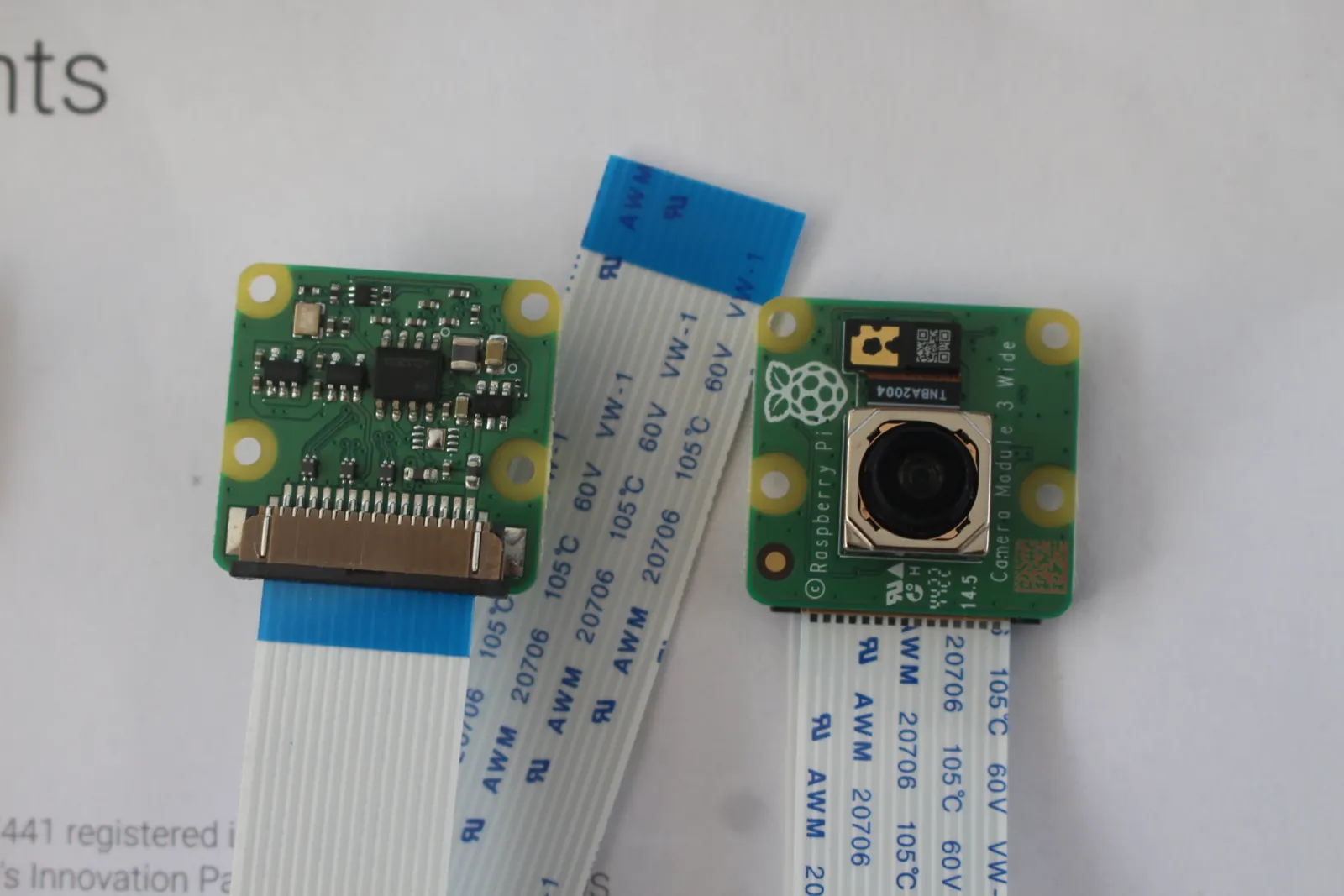 Hai mô-đun Raspberry Pi Camera Module 3 Wide với cáp ribbon kết nối
